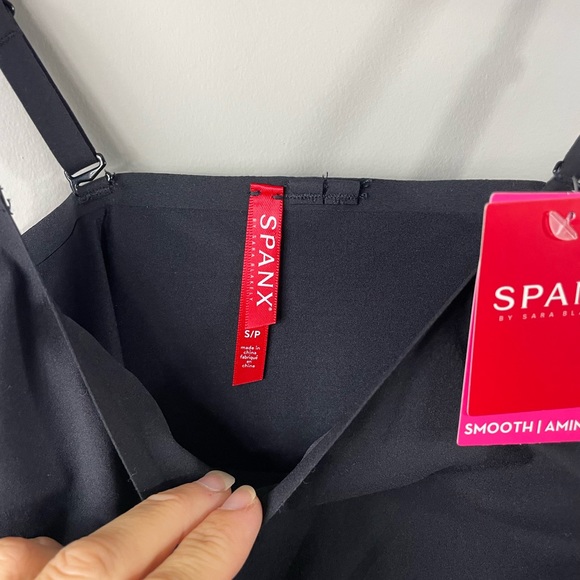 SPANX tank top - Picture 2 of 6